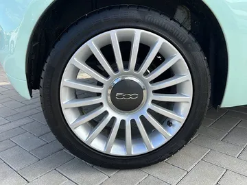 Car image 25