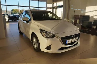 Car image 2