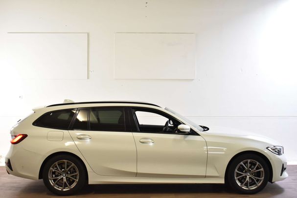 BMW 320i Touring 135 kW image number 2