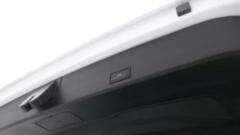 Car image 34