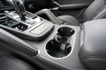 Car image 32