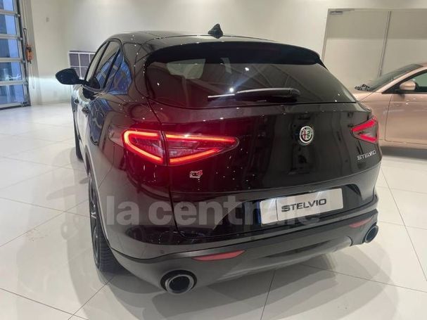 Alfa Romeo Stelvio 2.2 Q4 154 kW image number 3