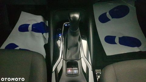 Car image 30