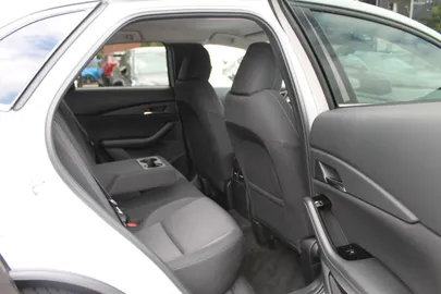 Car image 27