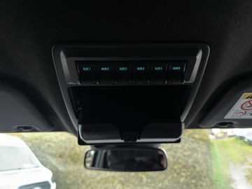 Car image 33