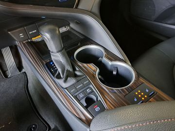 Car image 25