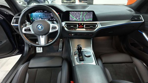 BMW 330e 215 kW image number 45