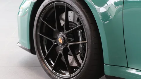 Car image 10