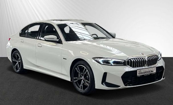 BMW 330 e 215 kW image number 1