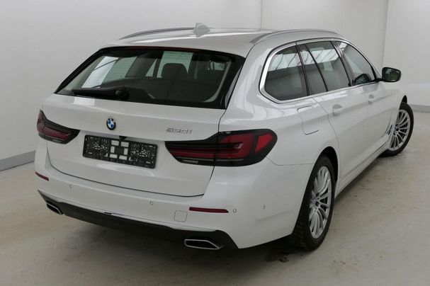 BMW 520i Touring 135 kW image number 3