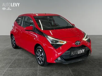 Car image 3