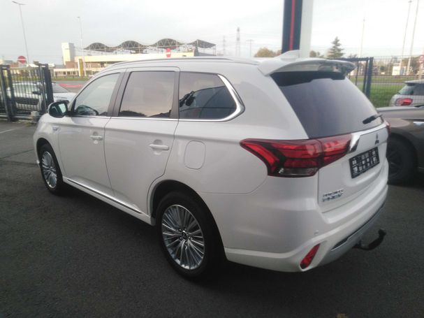 Mitsubishi Outlander 2.4 4WD 165 kW image number 4