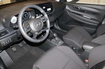 Car image 11