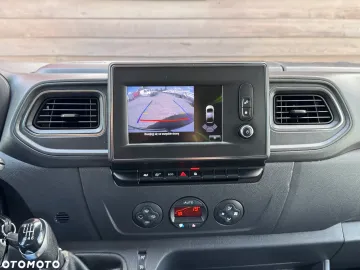 Car image 32