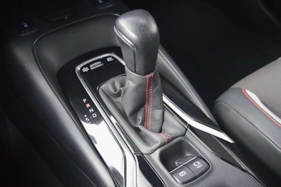 Car image 19