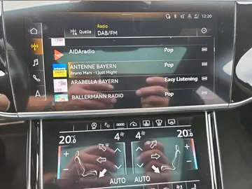 Car image 30