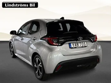 Car image 4