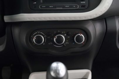 Car image 38