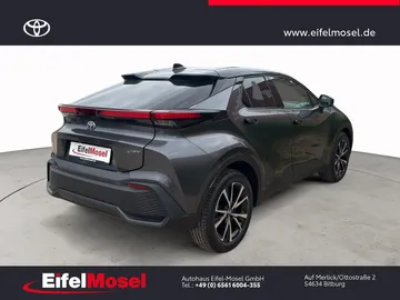 Car image 4