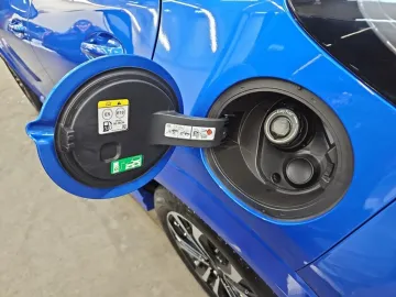 Car image 25