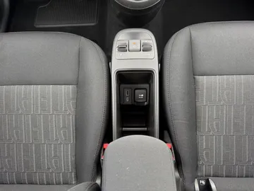 Car image 31