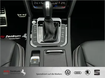 Car image 32