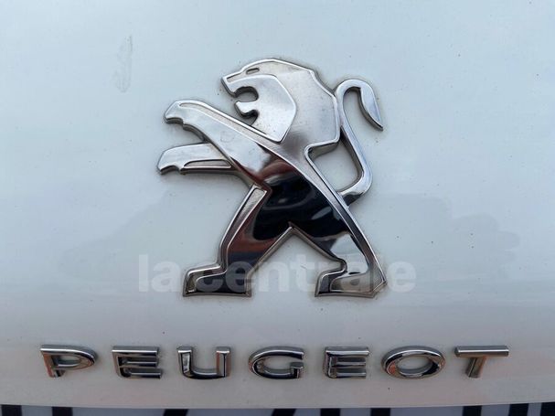 Peugeot 308 BlueHDi 100 S&S 75 kW image number 13