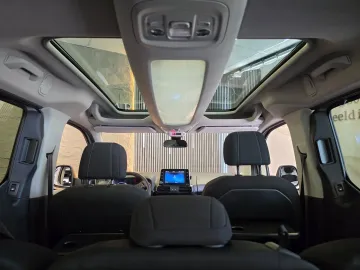 Car image 34