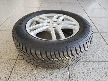 Car image 25
