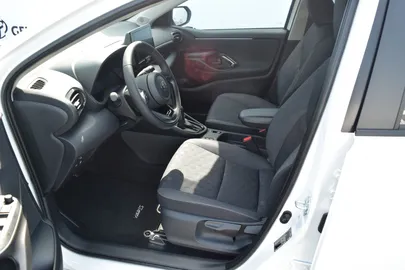 Car image 4
