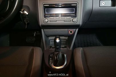 Car image 14