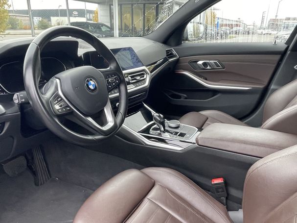 BMW 320d Touring xDrive Sport Line 140 kW image number 8