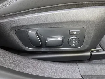 Car image 39