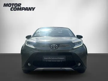 Car image 2