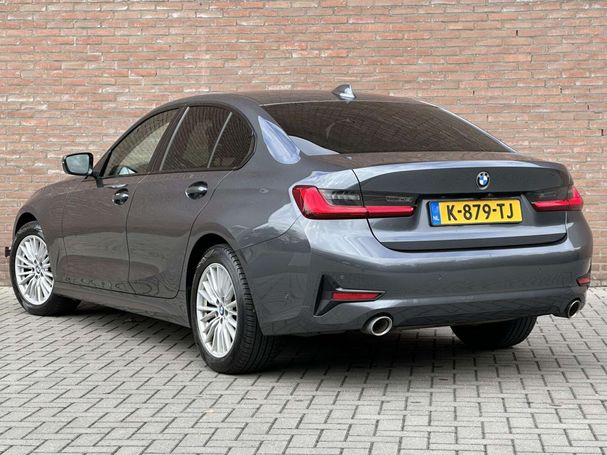 BMW 320i 135 kW image number 5