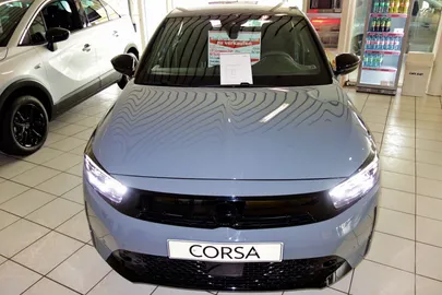 Car image 2