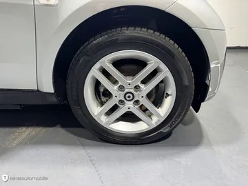 Car image 25