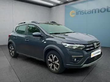 Car image 2