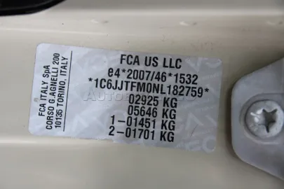 Car image 40