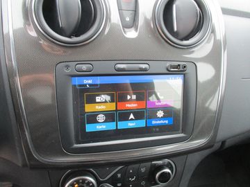 Car image 10