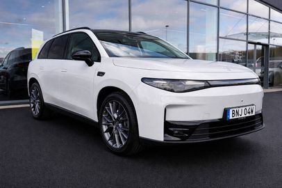 Car image 2