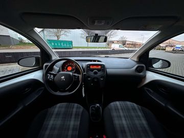 Car image 20