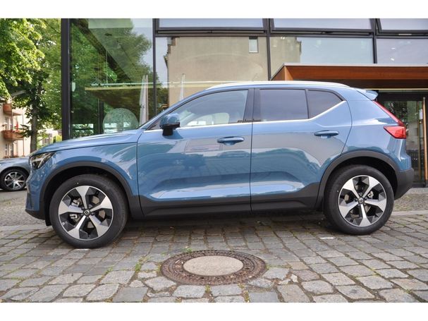 Volvo XC40 B4 Ultimate Bright 145 kW image number 4