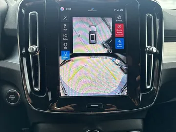 Car image 25