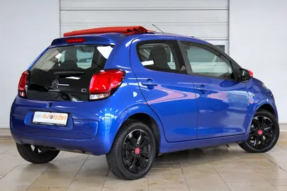 Car image 5