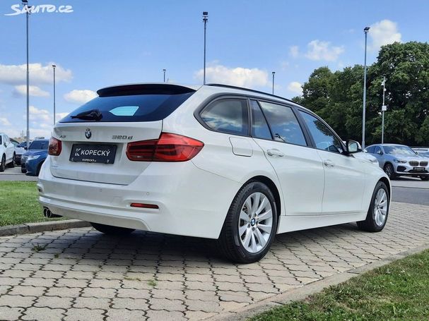 BMW 320d Touring xDrive 140 kW image number 2