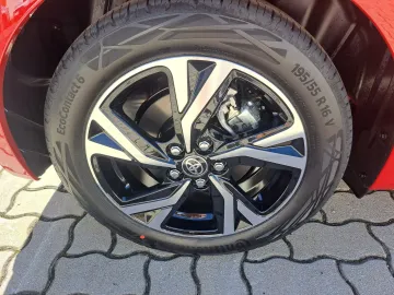 Car image 21