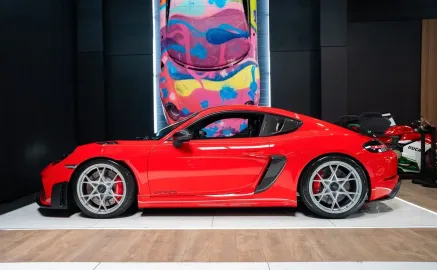 Car image 3