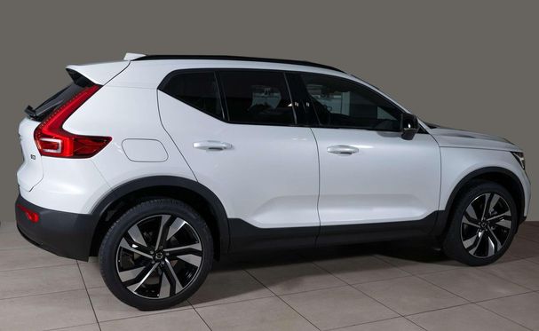 Volvo XC40 B3 Plus Dark 120 kW image number 8