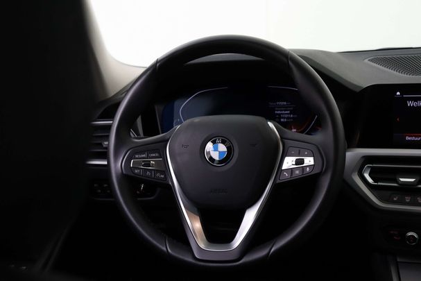 BMW 320i Touring 135 kW image number 25